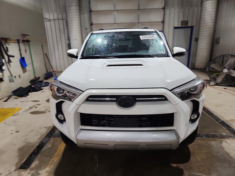Продажа на аукционе авто 2024 Toyota 4runner, vin: JTERU5JR6R6303618, номер лота: 62002646