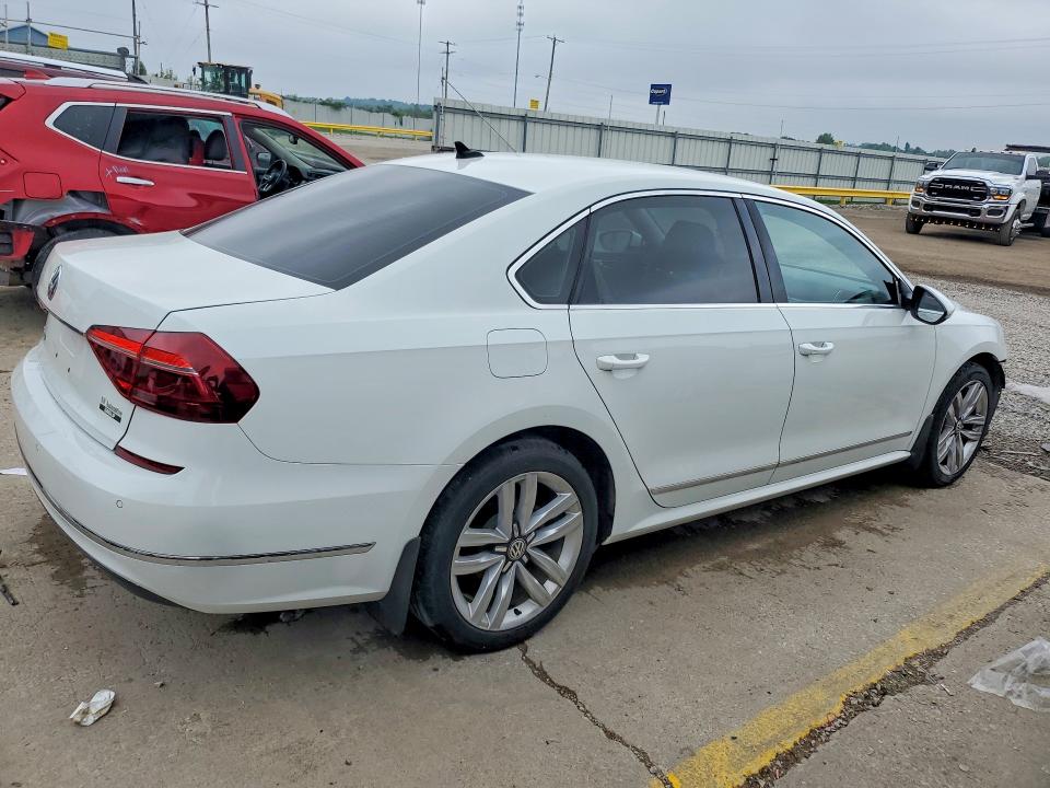 2017 Volkswagen Passat მანქანა იყიდება აუქციონზე, vin: 1VWGT7A32HC037503, აუქციონის ნომერი: 59972366