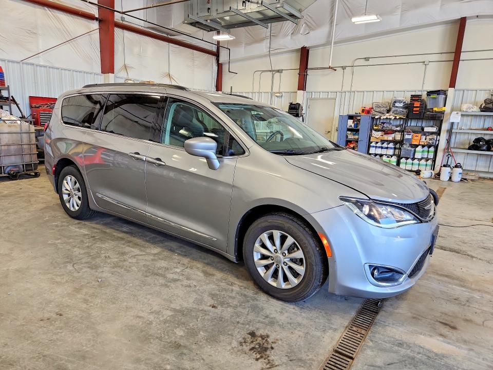 Продажа на аукционе авто 2017 Chrysler Pacifica, vin: 2C4RC1BG2HR527392, номер лота: 59598656