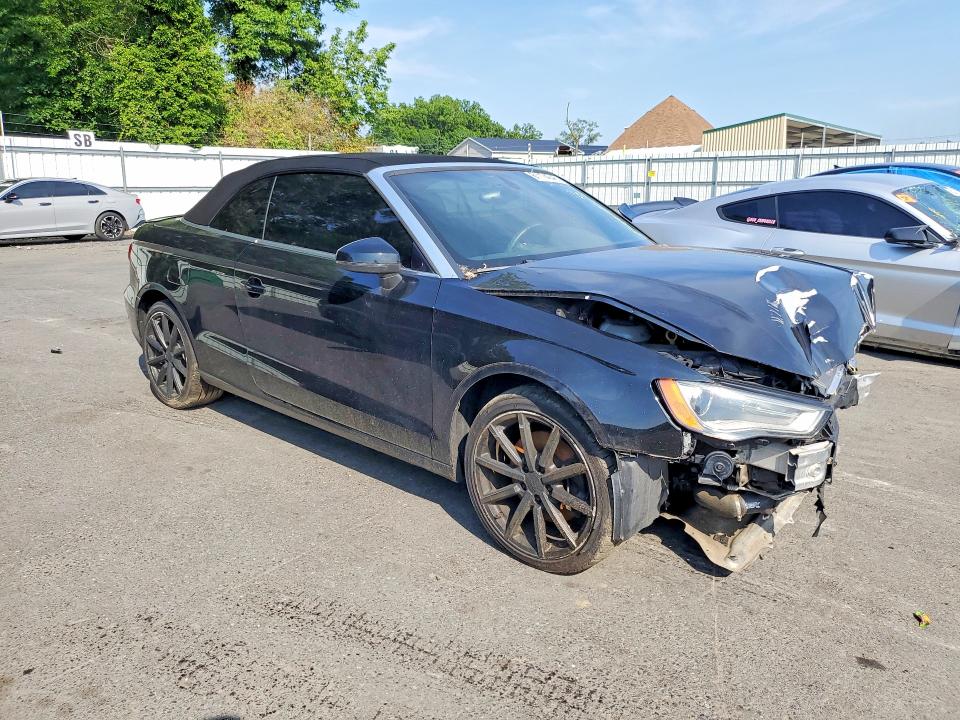 61174046 :رقم المزاد ، WAU3FLFF1F1088260 vin ، 2015 Audi A3 مزاد بيع
