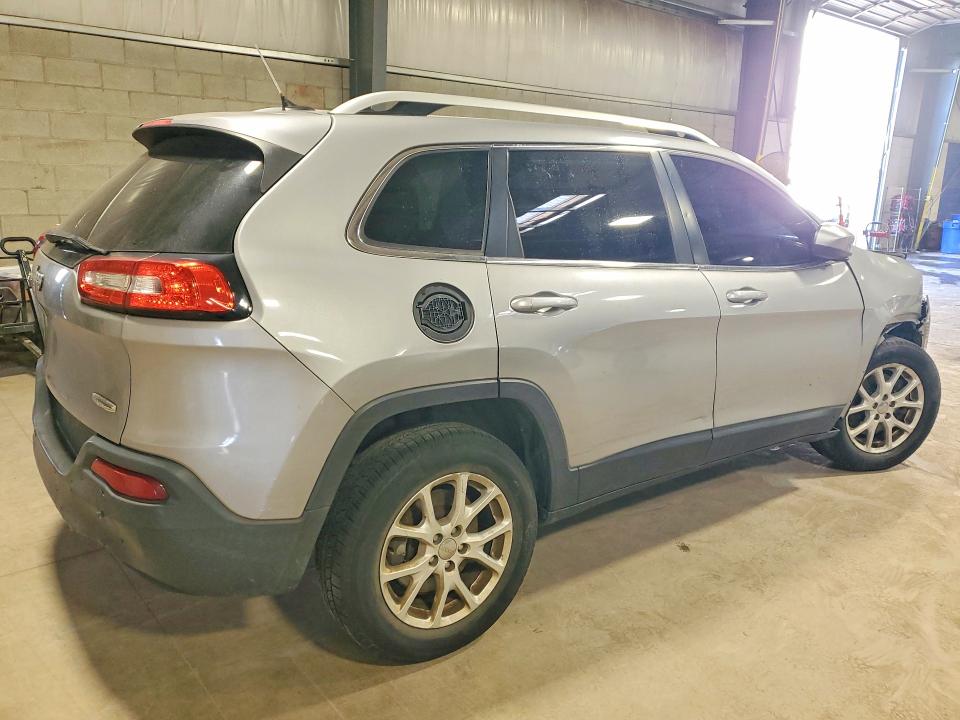 2015 Jeep Cherokee მანქანა იყიდება აუქციონზე, vin: 1C4PJMCS4FW565471, აუქციონის ნომერი: 60030786