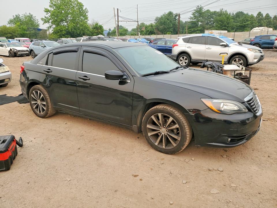 61068746 :رقم المزاد ، 1C3CCBBG9EN158474 vin ، 2014 Chrysler 200 مزاد بيع