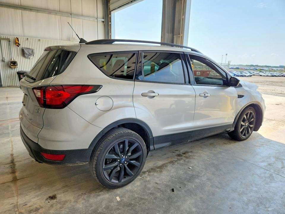Продаж на аукціоні авто 2019 Ford Escape, vin: 1FMCU9GD5KUA62967, номер лоту: 62995106