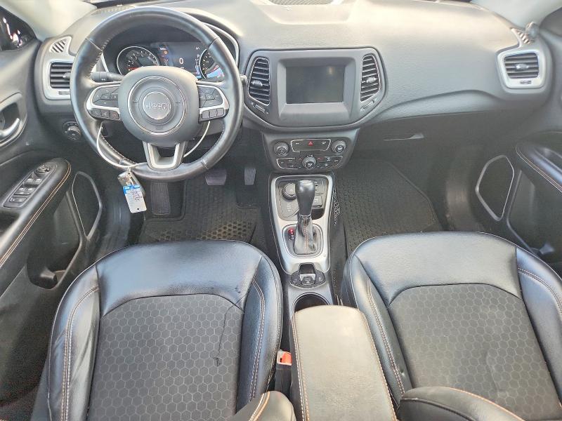 59870246 :رقم المزاد ، 3C4NJDBB5JT483899 vin ، 2018 Jeep Compass مزاد بيع