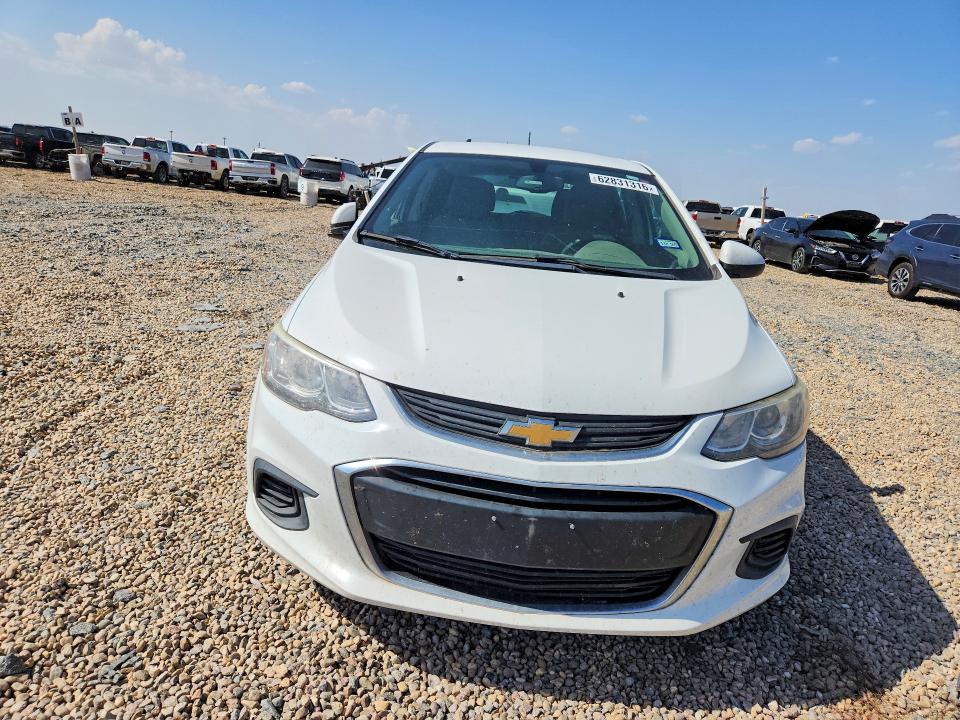 62831316 :رقم المزاد ، 1G1JG6SG6H4171832 vin ، 2017 Chevrolet Sonic مزاد بيع