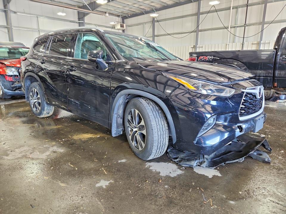 Auction sale of the 2022 Toyota Highlander, vin: 5TDHZRBH5NS584030, lot number: 61054716