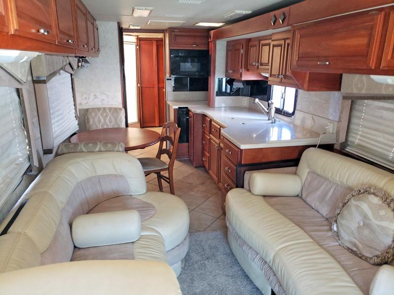 Продажа на аукционе авто 2004 Fleetwood Revolation, vin: 4UZAAHBS74CM35659, номер лота: 61016076