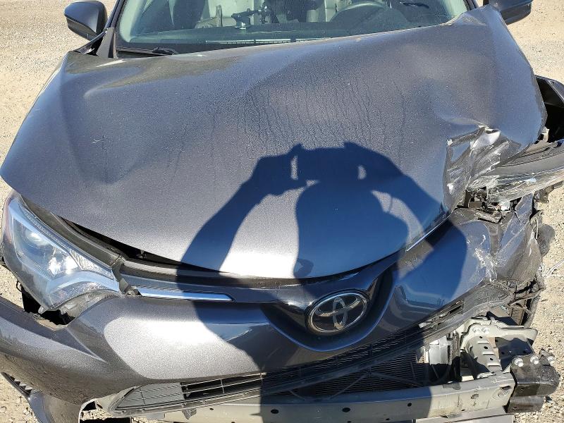 60511216 :رقم المزاد ، 2T3ZFREV0JW514782 vin ، 2018 Toyota Rav4 مزاد بيع