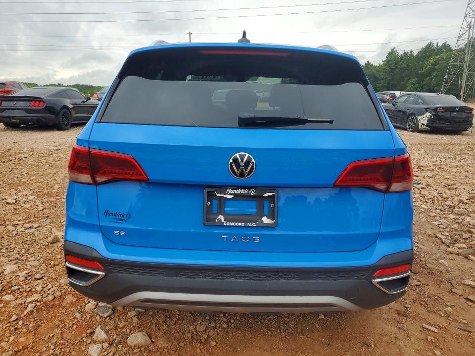 60750636 :رقم المزاد ، 3VVSX7B27PM327595 vin ، 2023 Volkswagen Taos مزاد بيع