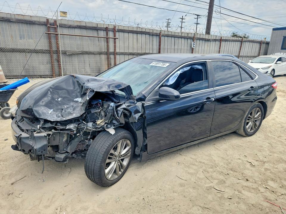 61891756 :رقم المزاد ، 4T1BF1FK1GU192288 vin ، 2016 Toyota Camry مزاد بيع