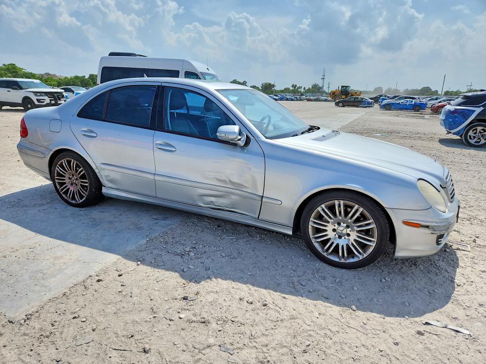 61395956 :رقم المزاد ، WDBUF56X77B114088 vin ، 2007 Mercedes-benz E مزاد بيع