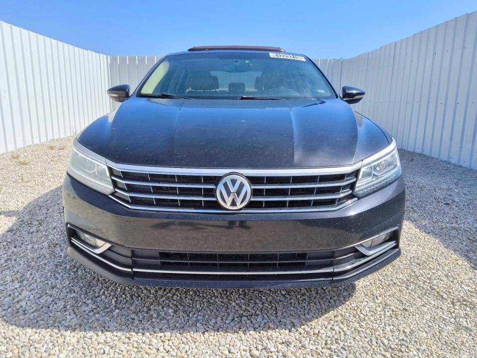 61229216 :رقم المزاد ، 1VWBA7A38JC029394 vin ، 2018 Volkswagen Passat مزاد بيع