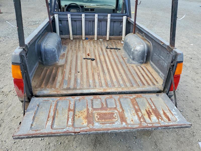 61621816 :رقم المزاد ، 1N6SD11S3NC356819 vin ، 1992 Nissan Truck مزاد بيع