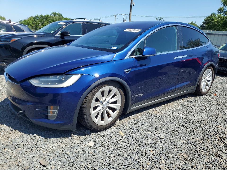 2017 Tesla Model X მანქანა იყიდება აუქციონზე, vin: 5YJXCBE24HF054703, აუქციონის ნომერი: 61592666