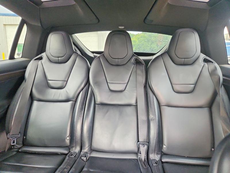 61060596 :رقم المزاد ، 5YJXCAE28GF002368 vin ، 2016 Tesla Model X مزاد بيع