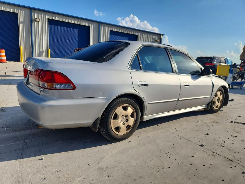 2002 Honda Accord მანქანა იყიდება აუქციონზე, vin: 1HGCG16552A055768, აუქციონის ნომერი: 60446786