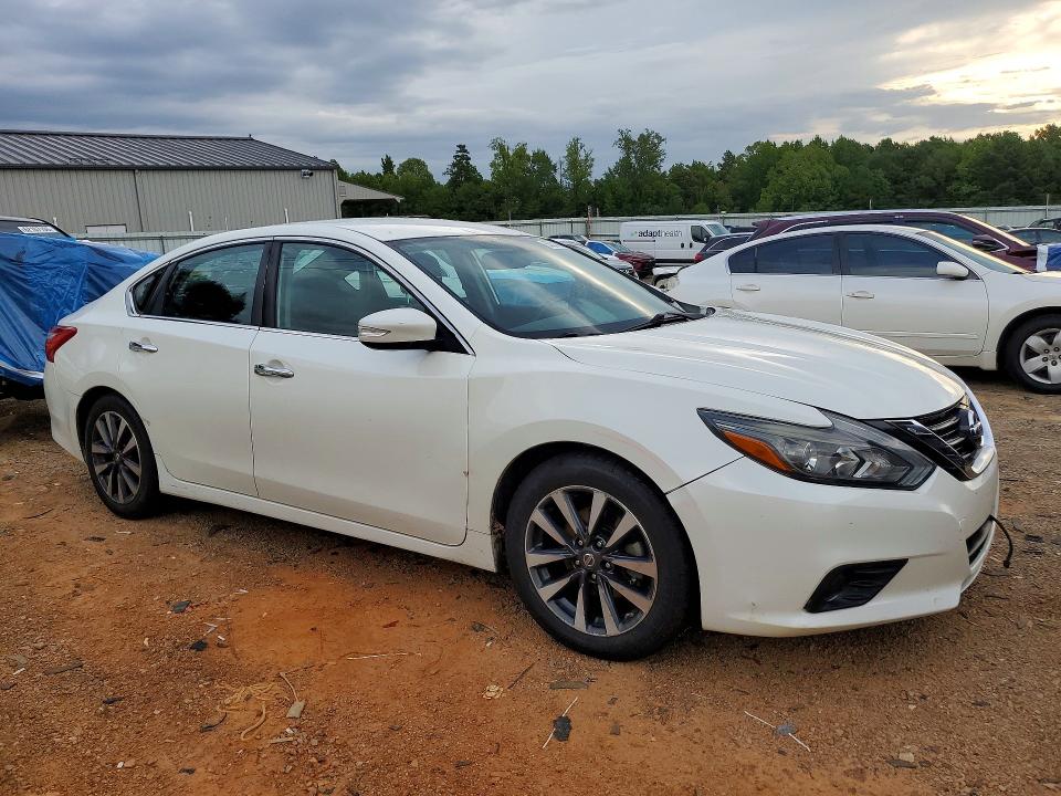 Aukcja sprzedaży 2017 Nissan Altima, vin: 1N4AL3AP4HC227619, numer aukcji: 62214066