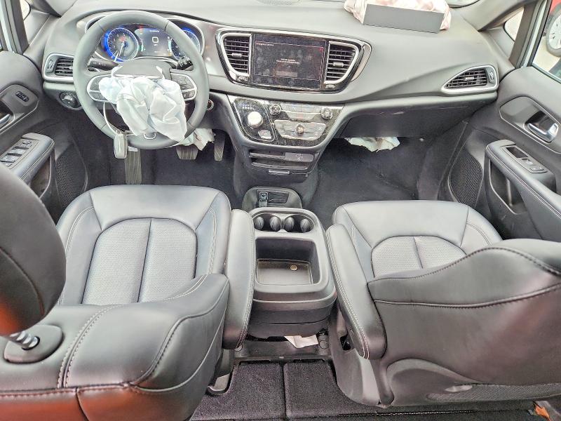 Auction sale of the 2026 Chrysler Pacifica, vin: 2C4RC1BG4TR155479, lot number: 63333826