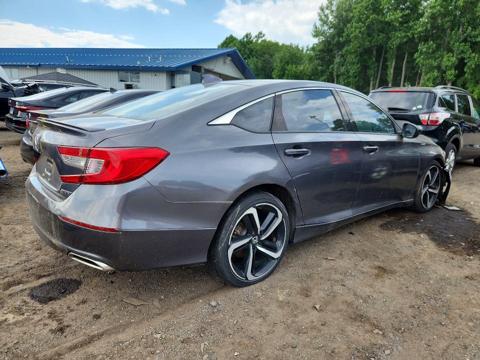 Продажа на аукционе авто 2018 Honda Accord, vin: 1HGCV1F3XJA215288, номер лота: 60611856