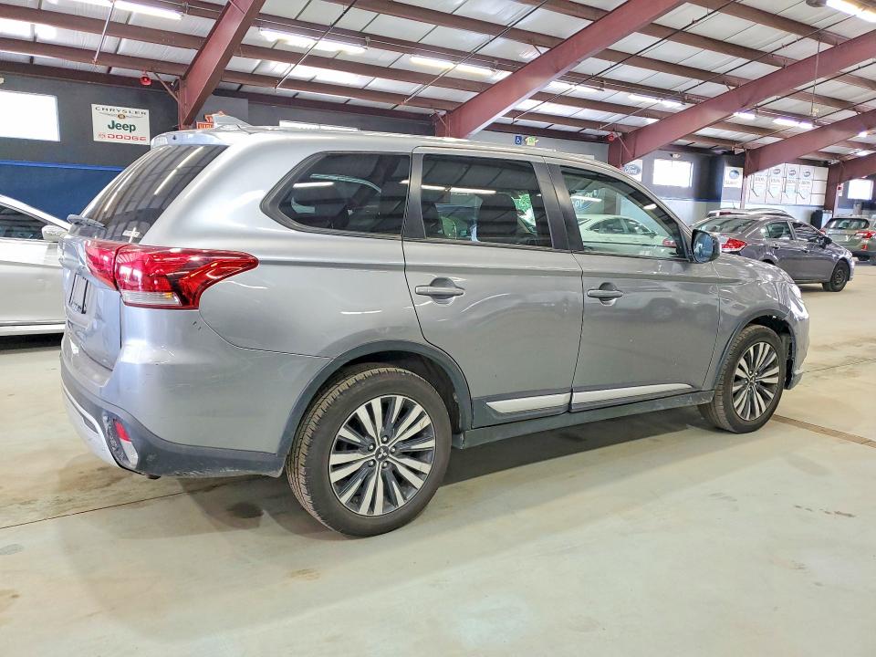 2020 Mitsubishi Outlander მანქანა იყიდება აუქციონზე, vin: JA4AZ3A31LZ003102, აუქციონის ნომერი: 59771936