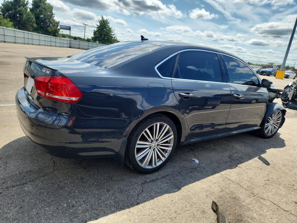 62040986 :رقم المزاد ، 1VWBT7A34FC072681 vin ، 2015 Volkswagen Passat مزاد بيع