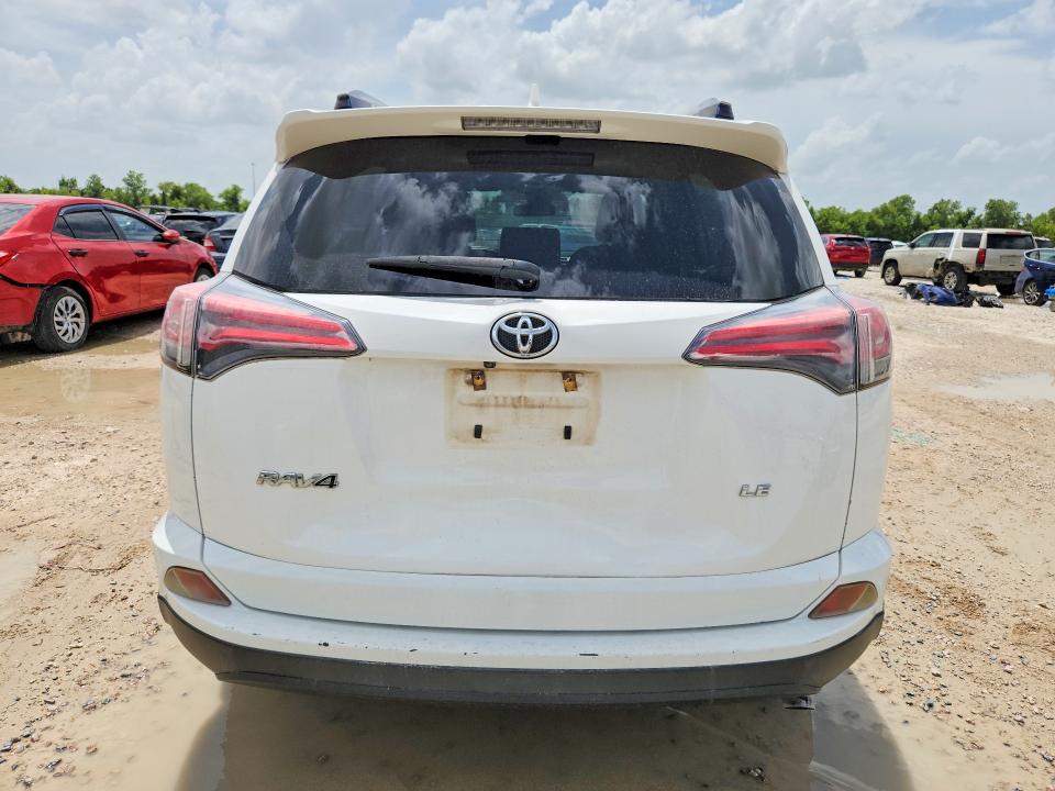 61232656 :رقم المزاد ، JTMZFREV6JJ751890 vin ، 2018 Toyota Rav4 Le مزاد بيع