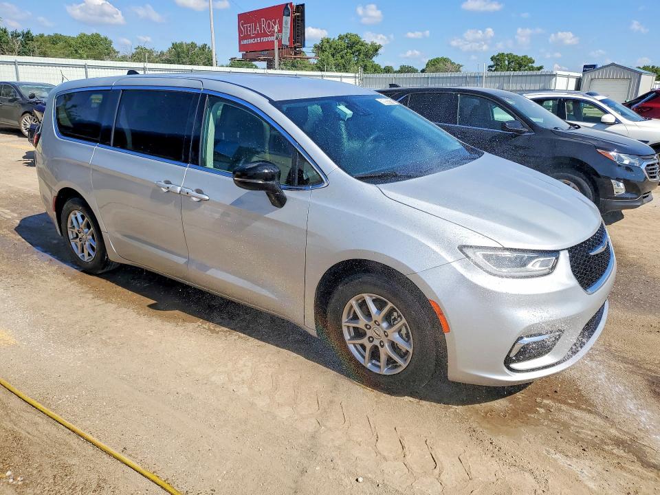 Продажа на аукционе авто 2024 Chrysler Pacifica, vin: 2C4RC1BG2RR129570, номер лота: 61989506