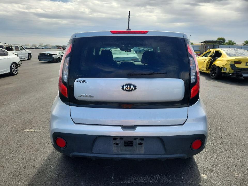 2018 Kia Soul მანქანა იყიდება აუქციონზე, vin: KNDJN2A27J7544330, აუქციონის ნომერი: 61015476