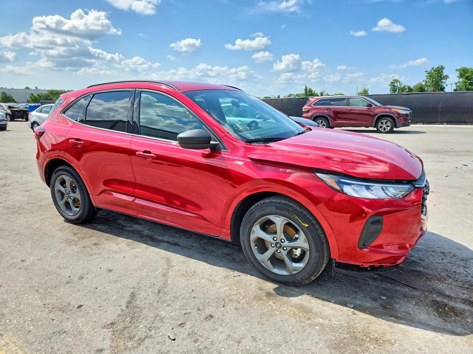 62283926 :رقم المزاد ، 1FMCU0MN4PUA78447 vin ، 2023 Ford Escape مزاد بيع