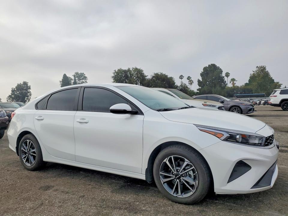 2024 Kia Forte მანქანა იყიდება აუქციონზე, vin: 3KPF24AD7RE781200, აუქციონის ნომერი: 60694656