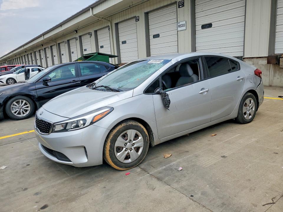 2017 Kia Forte მანქანა იყიდება აუქციონზე, vin: 3KPFL4A7XHE095237, აუქციონის ნომერი: 59785306