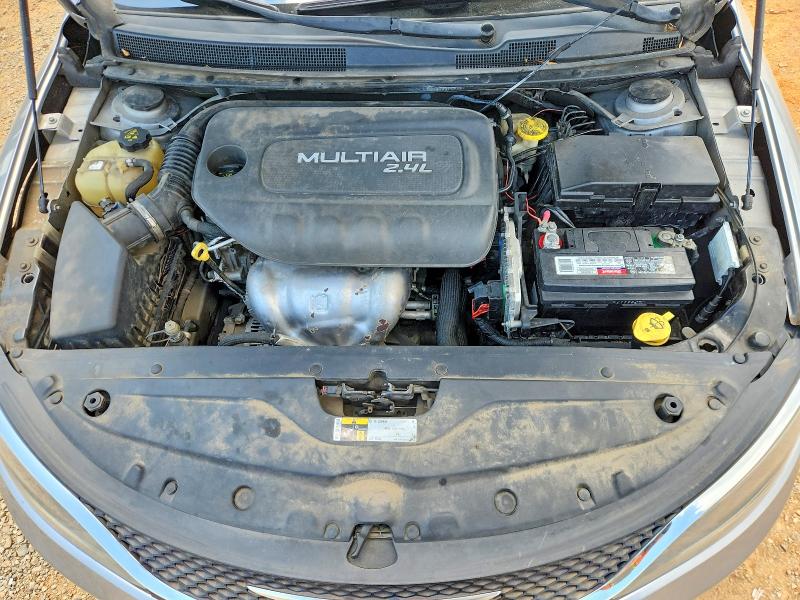 60242406 :رقم المزاد ، 1C3CCCAB0FN699541 vin ، 2015 Chrysler 200 مزاد بيع