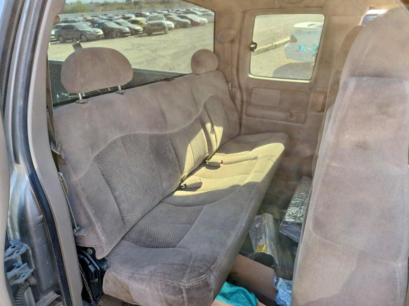 63336466 :رقم المزاد ، 2GCEC19V411307825 vin ، 2001 Chevrolet Silverado مزاد بيع