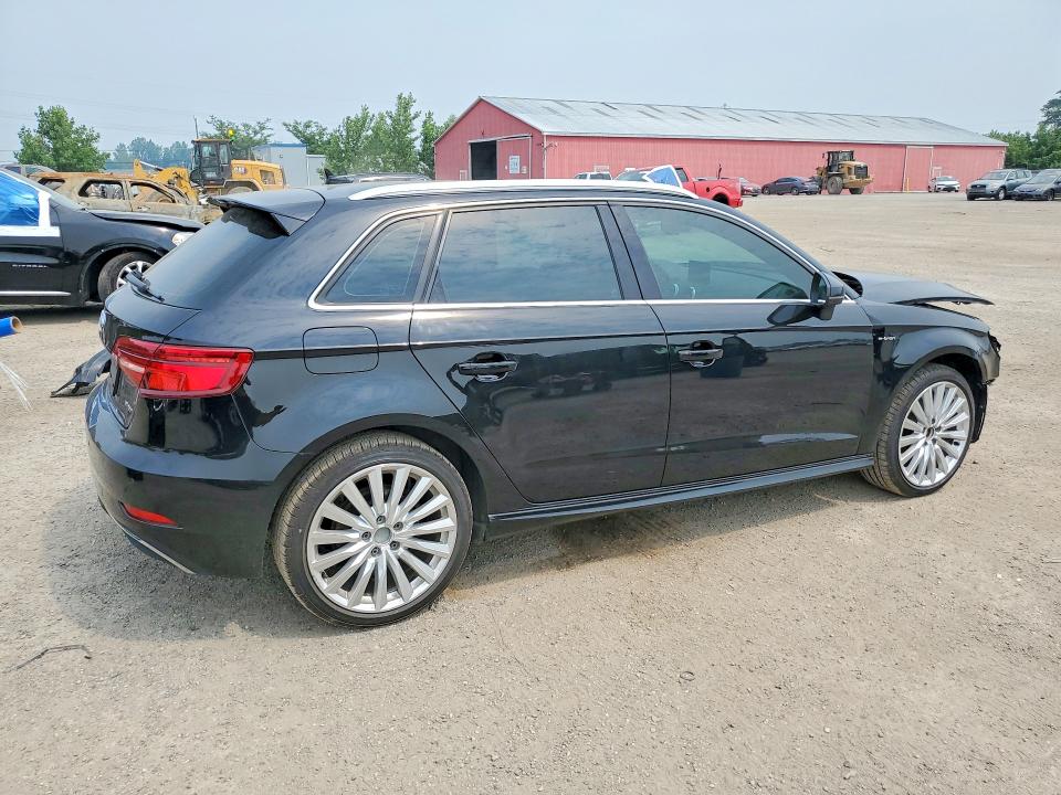 Продаж на аукціоні авто 2017 Audi A3, vin: WAUSPBFFXHA105269, номер лоту: 60688486