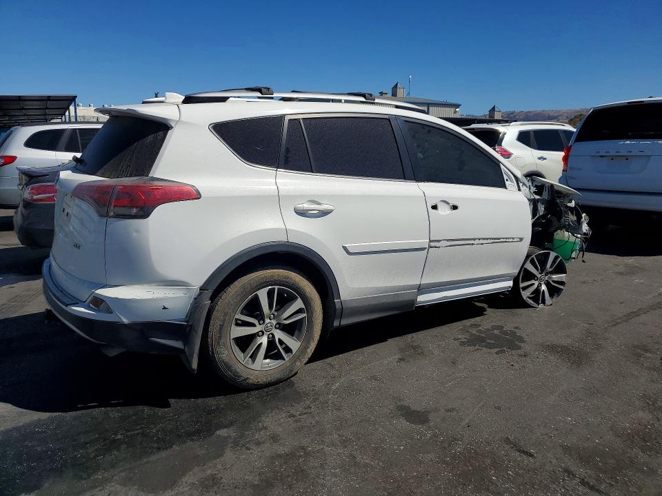 61164146 :رقم المزاد ، JTMWFREV3HD094283 vin ، 2017 Toyota Rav4 مزاد بيع