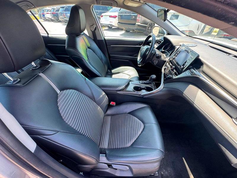 63116726 :رقم المزاد ، 4T1G11AK3MU604122 vin ، 2021 Toyota Camry مزاد بيع