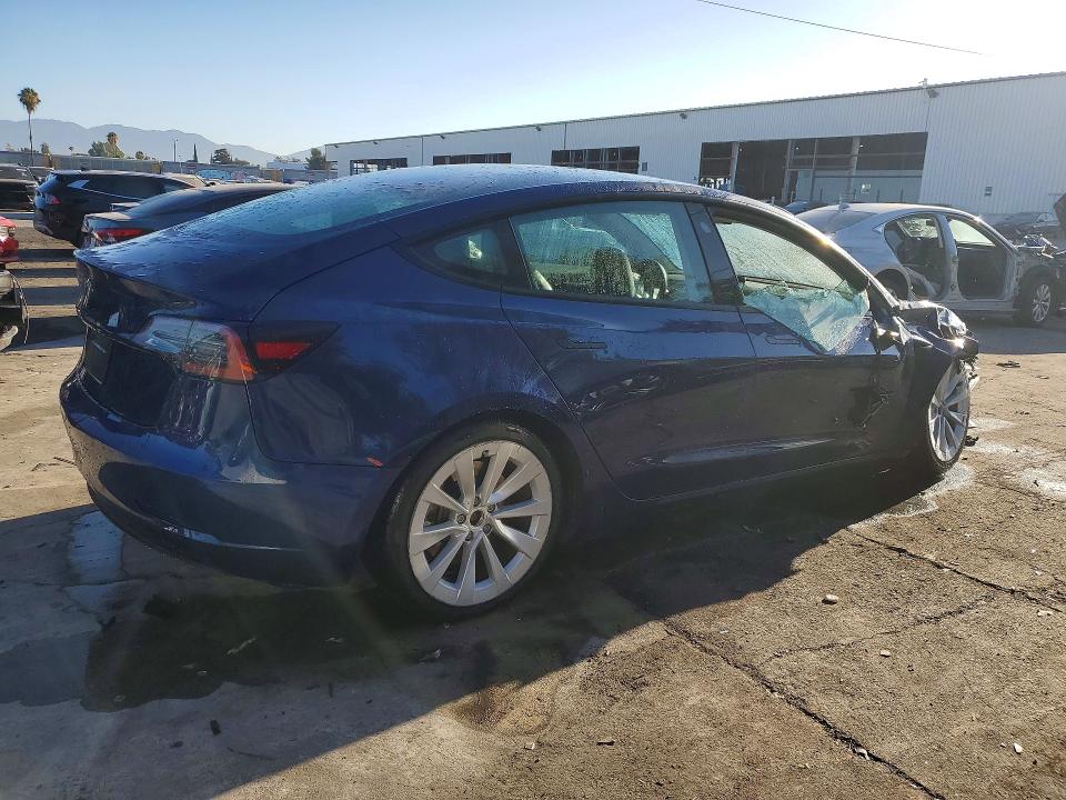 2022 Tesla Model 3 მანქანა იყიდება აუქციონზე, vin: 5YJ3E1EA6NF370495, აუქციონის ნომერი: 61239826