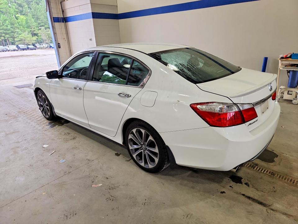 62018896 :رقم المزاد ، 1HGCR2F50FA200527 vin ، 2015 Honda Accord مزاد بيع