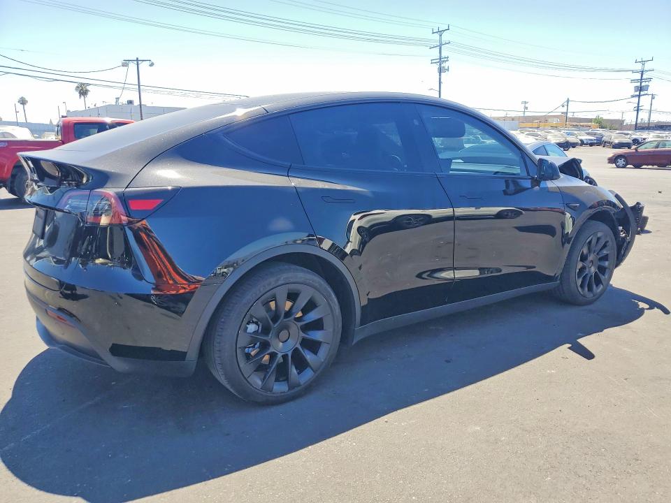 59714636 :رقم المزاد ، 7SAYGDED7RF103161 vin ، 2024 Tesla Model Y مزاد بيع