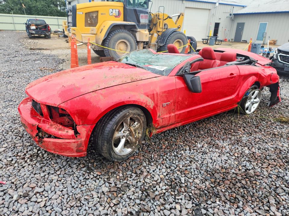 63571356 :رقم المزاد ، 1ZVHT85H775286981 vin ، 2007 Ford Mustang مزاد بيع