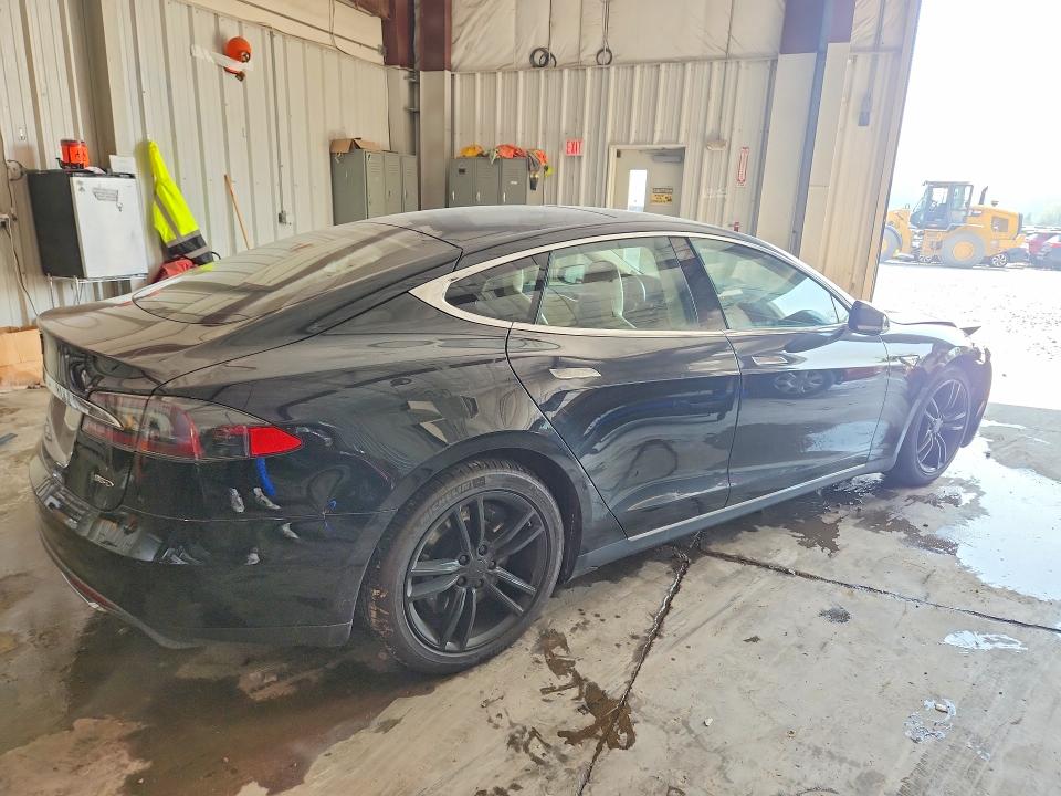 Aukcja sprzedaży 2015 Tesla Model S, vin: 5YJSA1H24FFP77826, numer aukcji: 61304436