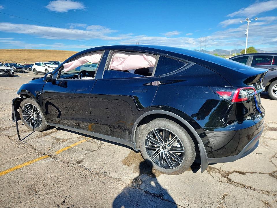 62418036 :رقم المزاد ، 7SAYGDEE4PF711290 vin ، 2023 Tesla Model Y مزاد بيع