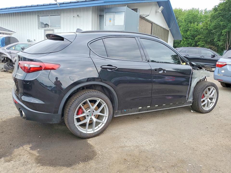 2018 Alfa Romeo Stelvio მანქანა იყიდება აუქციონზე, vin: ZASFAKNN9J7C26805, აუქციონის ნომერი: 61533566