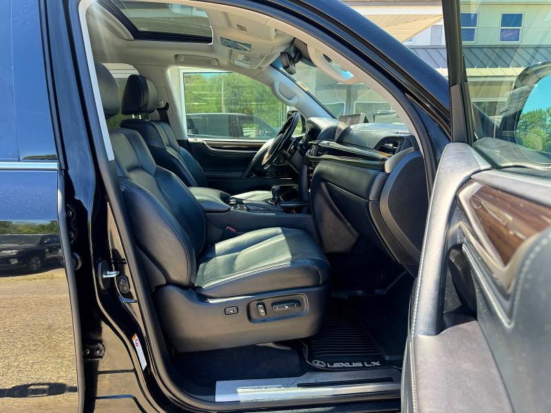 63360526 :رقم المزاد ، JTJHY7AX3J4266006 vin ، 2018 Lexus Lx مزاد بيع