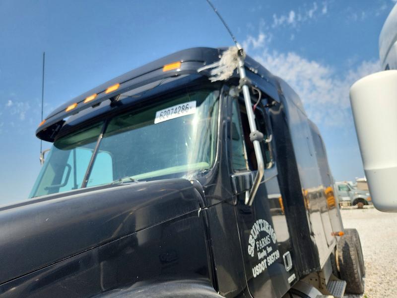Продажа на аукционе авто 2004 Freightliner Conventional, vin: 1FUJA6CG54LM28267, номер лота: 62074286