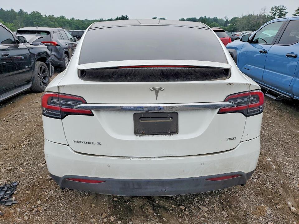 60556546 :رقم المزاد ، 5YJXCBE29GF022814 vin ، 2016 Tesla Model X مزاد بيع
