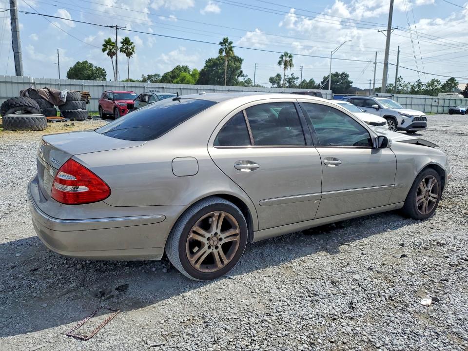 61916856 :رقم المزاد ، WDBUF87J26X204052 vin ، 2006 Mercedes-benz E مزاد بيع