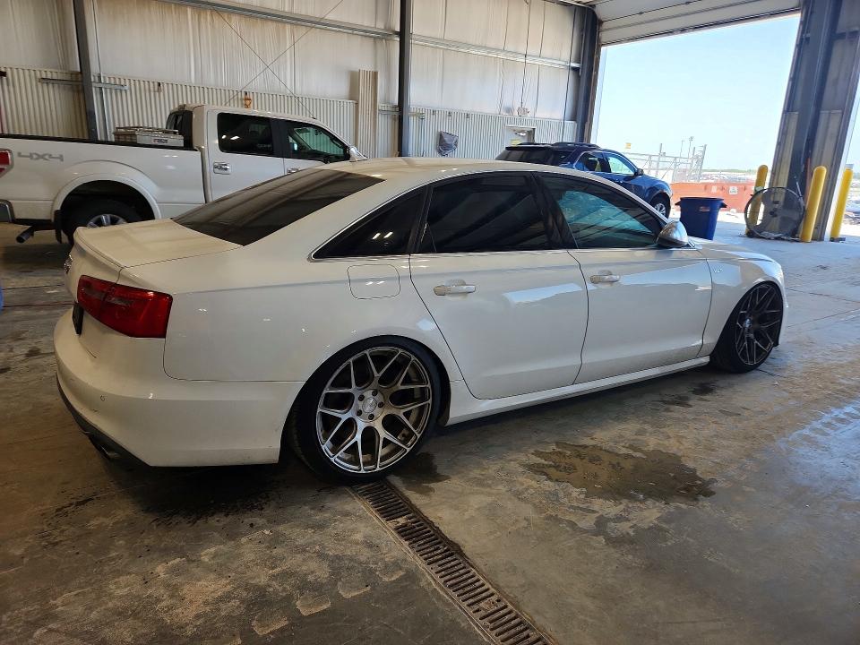 Продажа на аукционе авто 2013 Audi S6, vin: WAUF2BFC8DN133578, номер лота: 61113846