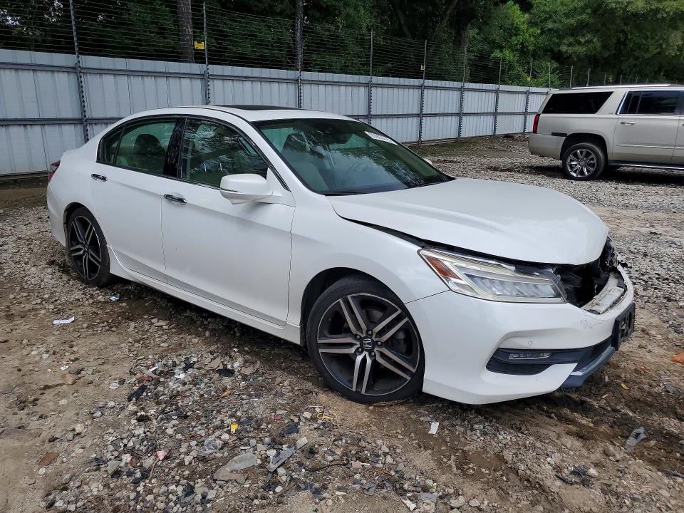 Продаж на аукціоні авто 2017 Honda Accord, vin: 1HGCR3F99HA001651, номер лоту: 60923016
