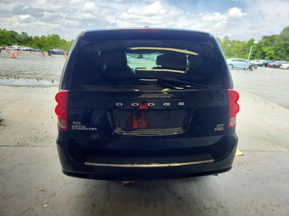 61404916 :رقم المزاد ، 2C4RDGCG7JR203391 vin ، 2018 Dodge Grand Caravan مزاد بيع